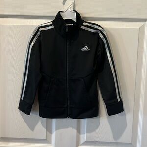 Adidas light weight jacket. Size 3T
